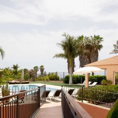 Apartment With 2 Bedrooms, 2 Bathrooms Heated Pool, Tennis And Paddle Course Appartamento Costa Adeje (Tenerife)
